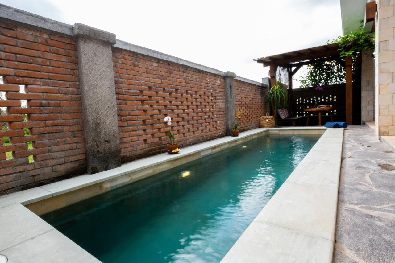 Oyo 1493 Surya Villa Selong Belanak Exterior foto